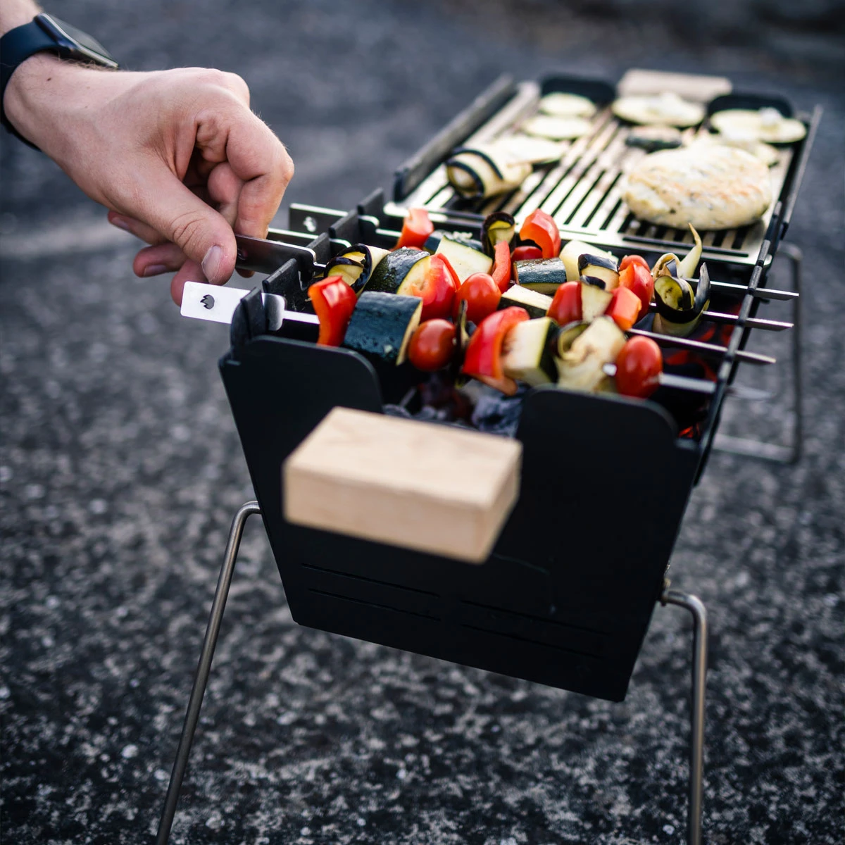 Knister Grill Original – Tragbarer Holzkohlegrill 13 Knister Grill Original – Tragbarer Holzkohlegrill – Bild 13