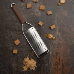 Microplane Master Reibe Grob, Walnuss