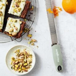 Microplane Premium Reibe / Zester, Salbei Grün -Santos Verkäufe microplane premium reibe zester salbei gruen d3dbe6a565979d43098d81dc05de9658