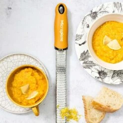 Microplane Premium Reibe / Zester, Senfgelb -Santos Verkäufe microplane premium reibe zester senfgelb 45b19290ea5184e4cabe9f5d803fed78