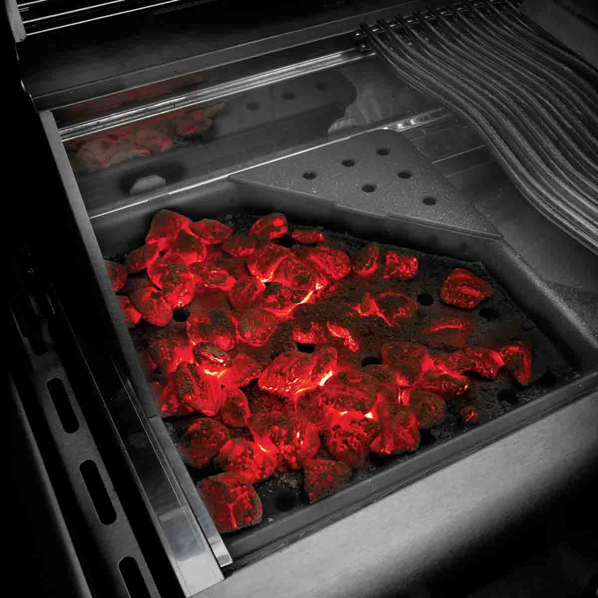 Napoleon Gusseisen Holzkohleneinsatz + Räuchervorrichtung 2 Napoleon Gusseisen Holzkohleneinsatz + Räuchervorrichtung – Bild 2