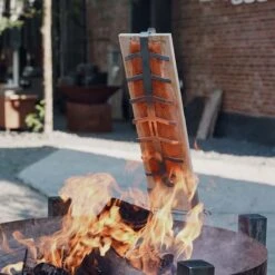 SANTOS Flammlachshalter Aus Edelstahl Inkl. Flammlachsbrett Aus Zedernholz -Santos Verkäufe santos flammlachshalter aus edelstahl inkl flammlachsbrett aus zedernholz 637a631db5195864a509b66aed0fe7f3