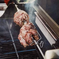 SANTOS Drehspieß Für Broil King Baron, Regal Und Imperial 400er 11 SANTOS Drehspieß Für Broil King Baron, Regal Und Imperial 400er -Santos Verkäufe santos univ 790mm halterung bk n 3ac8336133b5d2dce57f98c669a52bda