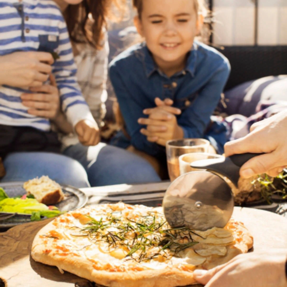 Weber Pizzaschneider, Edelstahl 2 Weber Pizzaschneider, Edelstahl – Bild 2